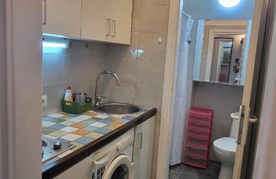 Alquiler de un acogedor apartamento tipo estudio, 24 m², Vračar, Belgrado, Serbia